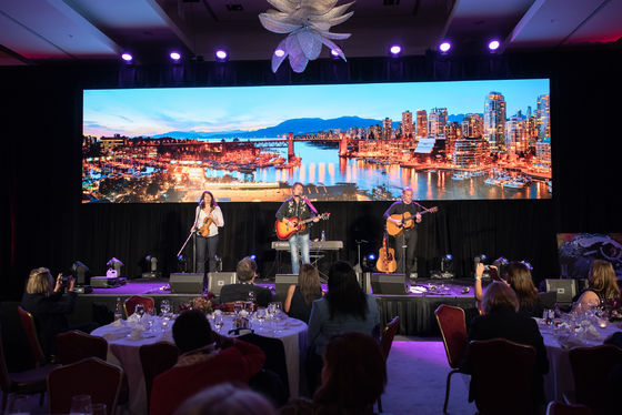 OEM Full Color Indoor LED Display Screen P1.53 Wall Mounted Installation