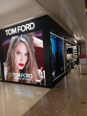 P2.5 Indoor Fixed LED Poster Display with High Brightness and Seamless Full-Colour