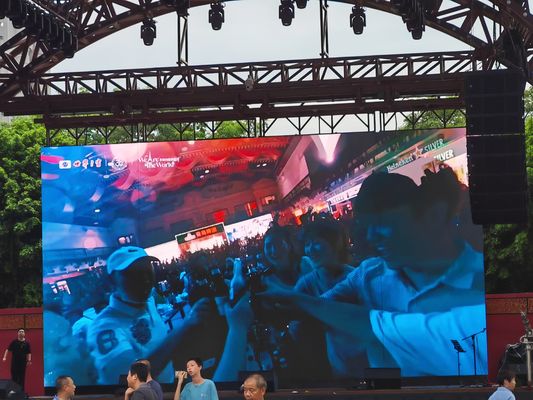3.076mm IP65-Rated Deep Color Spectrum LED Display for Outdoor Applications