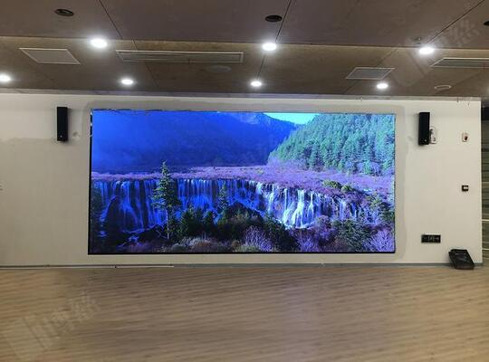 Outdoor LED Display Screen with Waterproof IP65 1920Hz-3840Hz Refresh Rate and Die Cast Aluminum Cabinet
