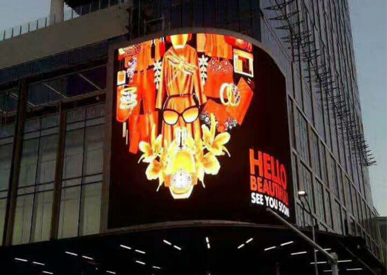 Outdoor LED Display Screen with IP65 Waterproof Die Cast Aluminum Cabinet and 1920Hz-3840Hz Refresh Rate for Mobile Billboard