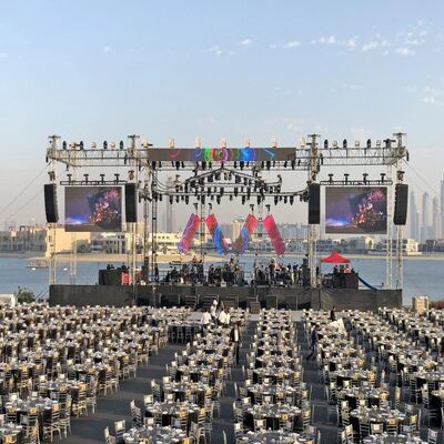 Outdoor LED Display Screen with IP65 Waterproof 1920Hz-3840Hz Refresh Rate and 100000 Hours Life Span for Digital Signage Billboard