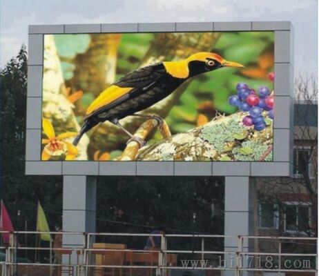 Outdoor LED Display Screen with IP65 Waterproof 1920Hz-3840Hz Refresh Rate and 100000 Hours Life Span for Advertising