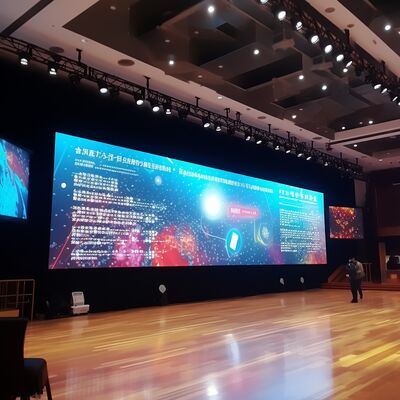 Outdoor LED Display Screen with 3840Hz Refresh Rate IP65 Waterproof Die-Cast Aluminum Cabinet for High Brightness Advertising