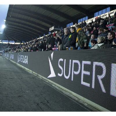 Outdoor LED Display Screen IP65 Waterproof with 4000-5000 cd/m² Brightness and 100000 Hours Life Span