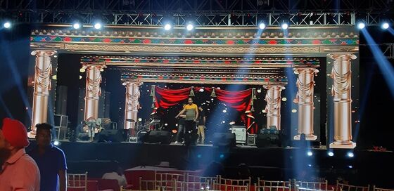 P2.97 Outdoor LED Display Screen with IP65 Waterproof and 3840-7680Hz Refresh Rate for Rental Stage Background