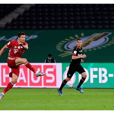 High Brightness P10 Pixel Pitch IP65 Waterproof Outdoor LED Display Screen for Stadium Advertising