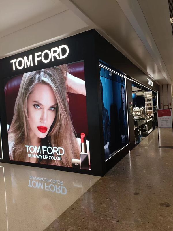 P2.5 Indoor Fixed LED Poster Display with High Brightness and Seamless Full-Colour